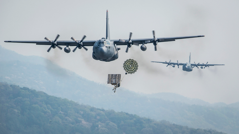 Illustration for article titled 75 Amazing Images Of U.S. Air Power In South Korea